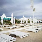 Luxury 42 De Silva *