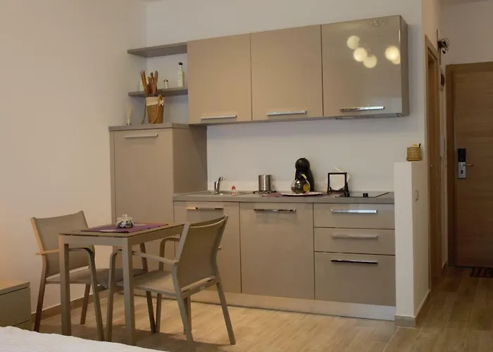 Luxury 42 De Silva *